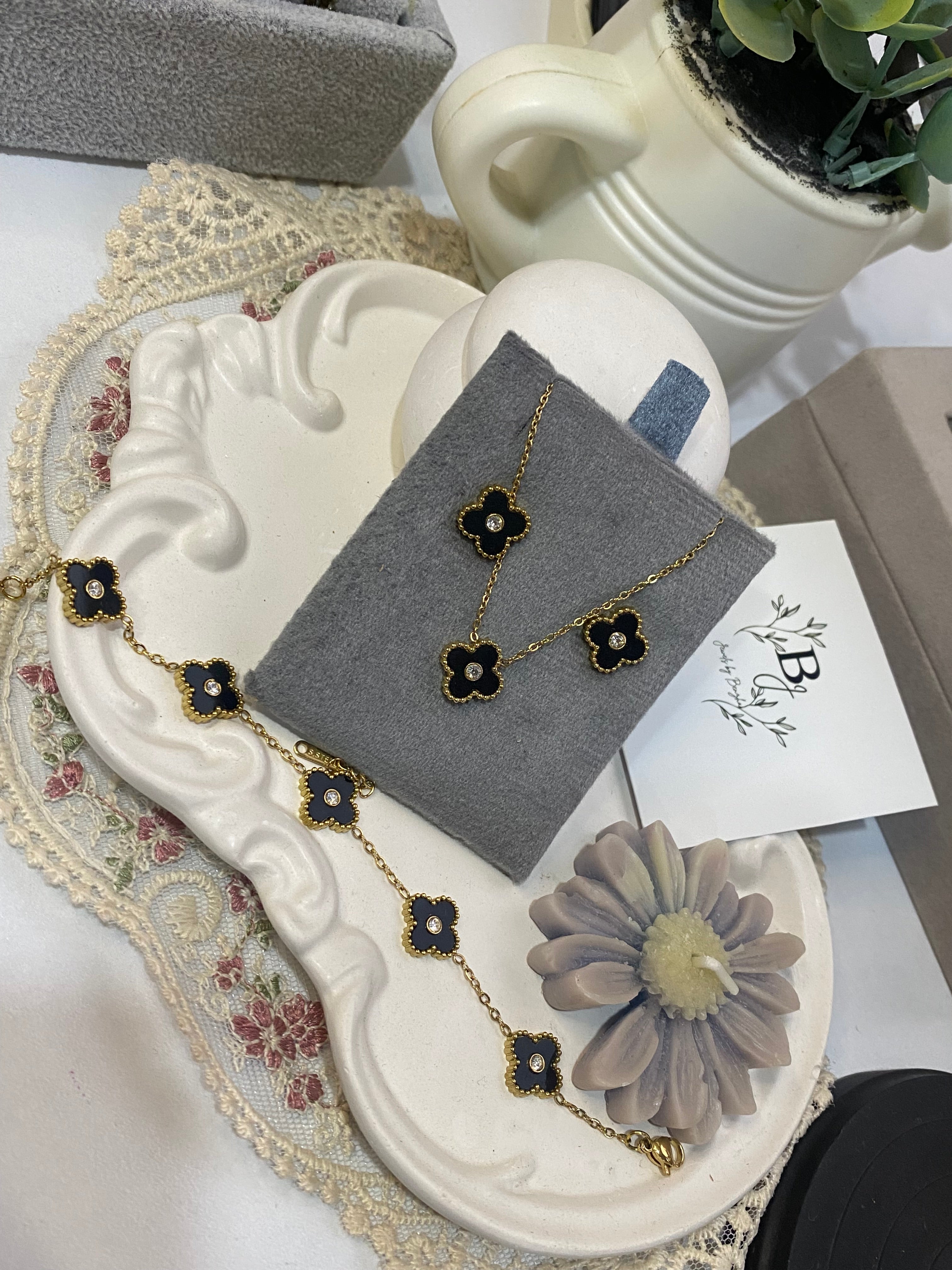 Black Clover set(studs, necklace, bracelet)