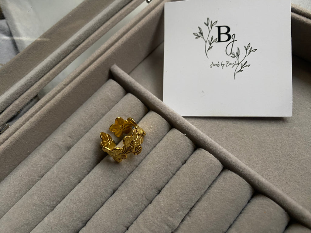 Flower ring