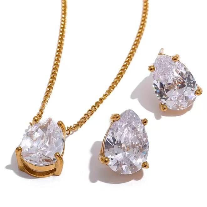 White Stone Pendant set