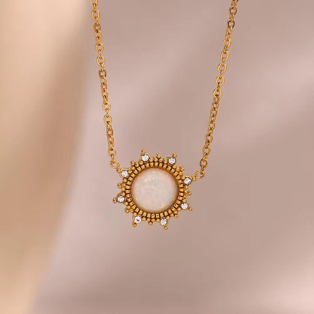 Sun Shaped Pendant set