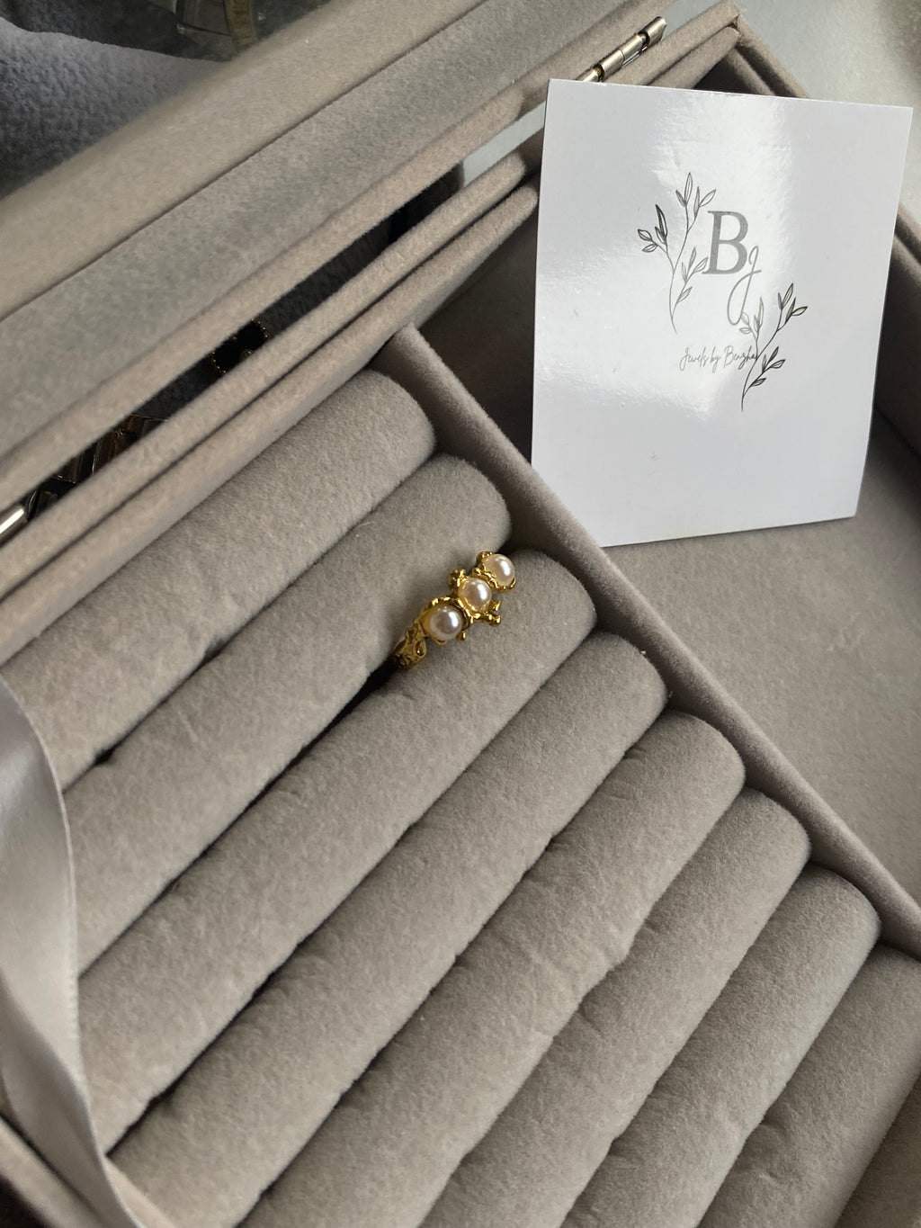 Pearl ring