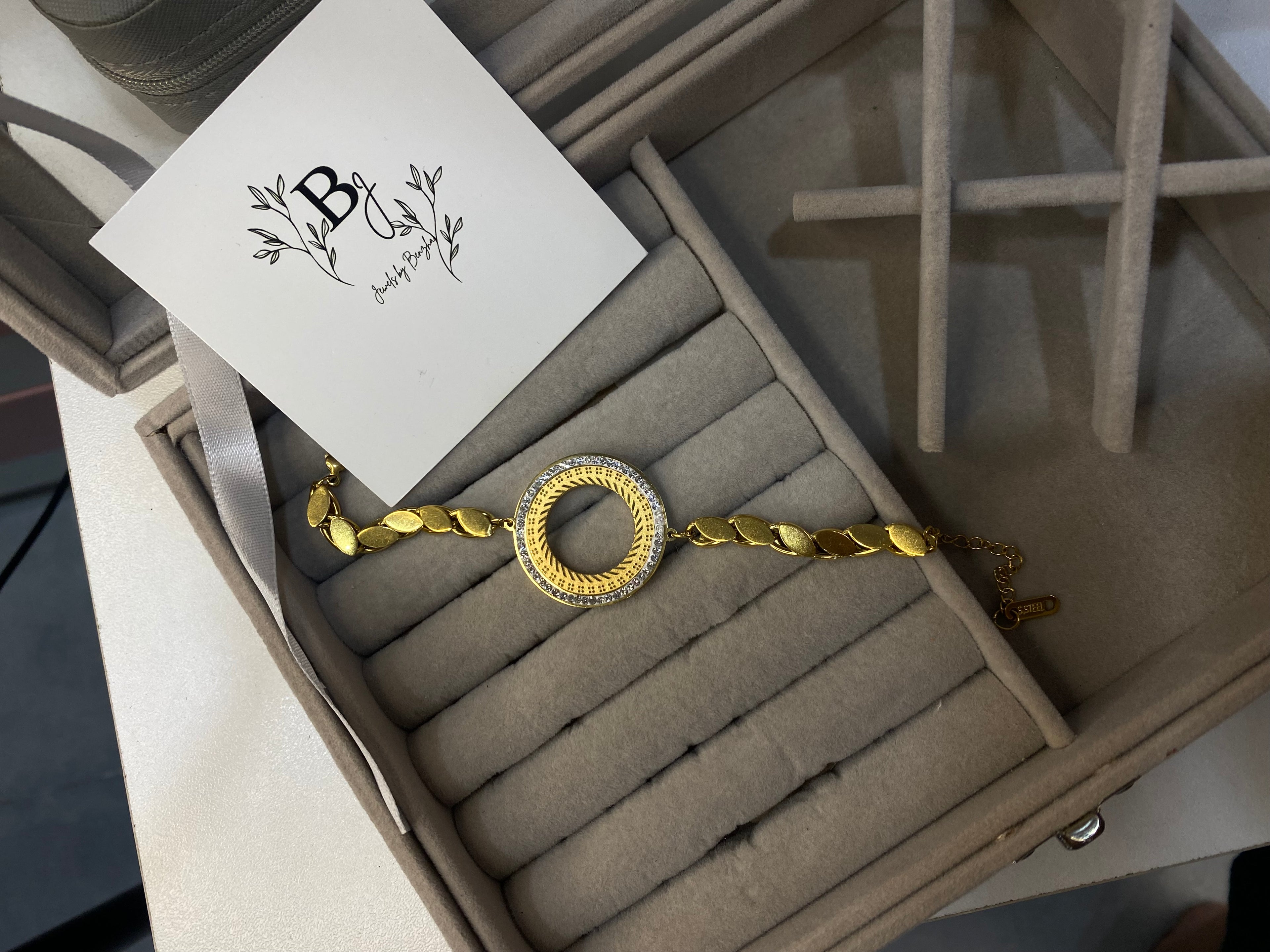 Royal round watch style bracelet