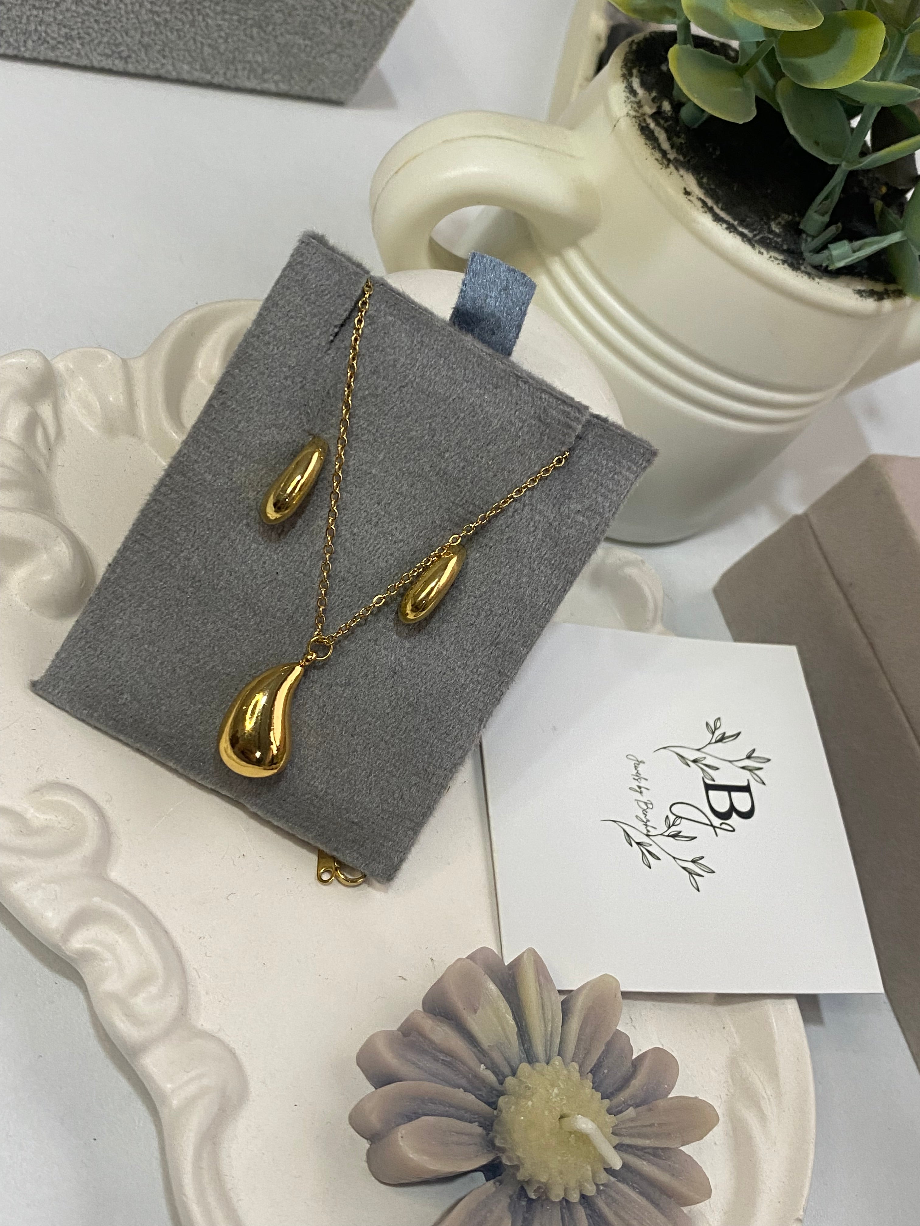 Elegant set