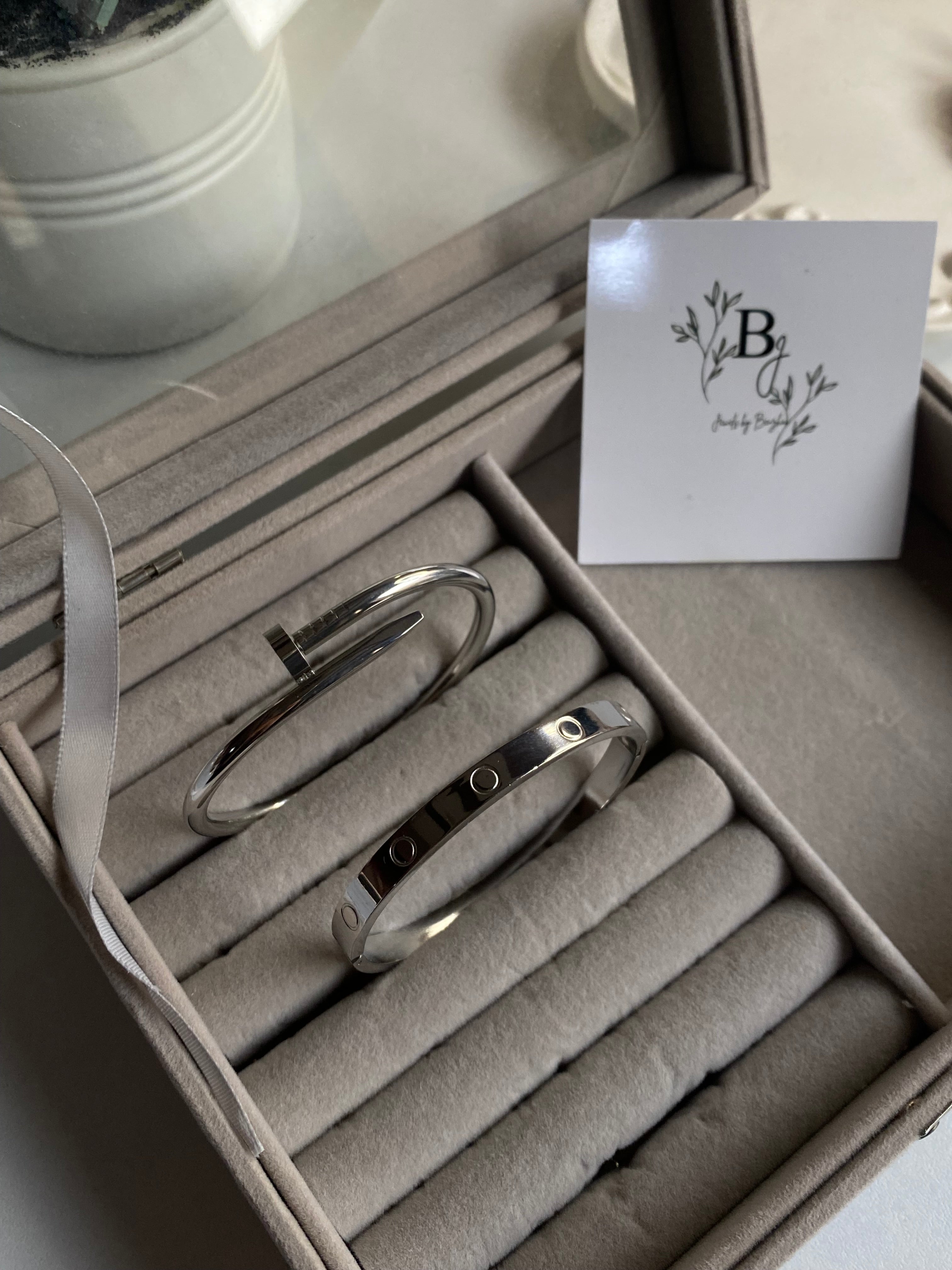 Silver Cartiers handcuffs set
