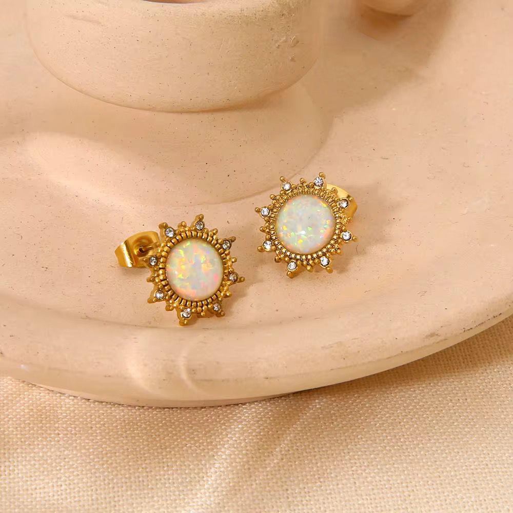 Sun Shaped Pendant set