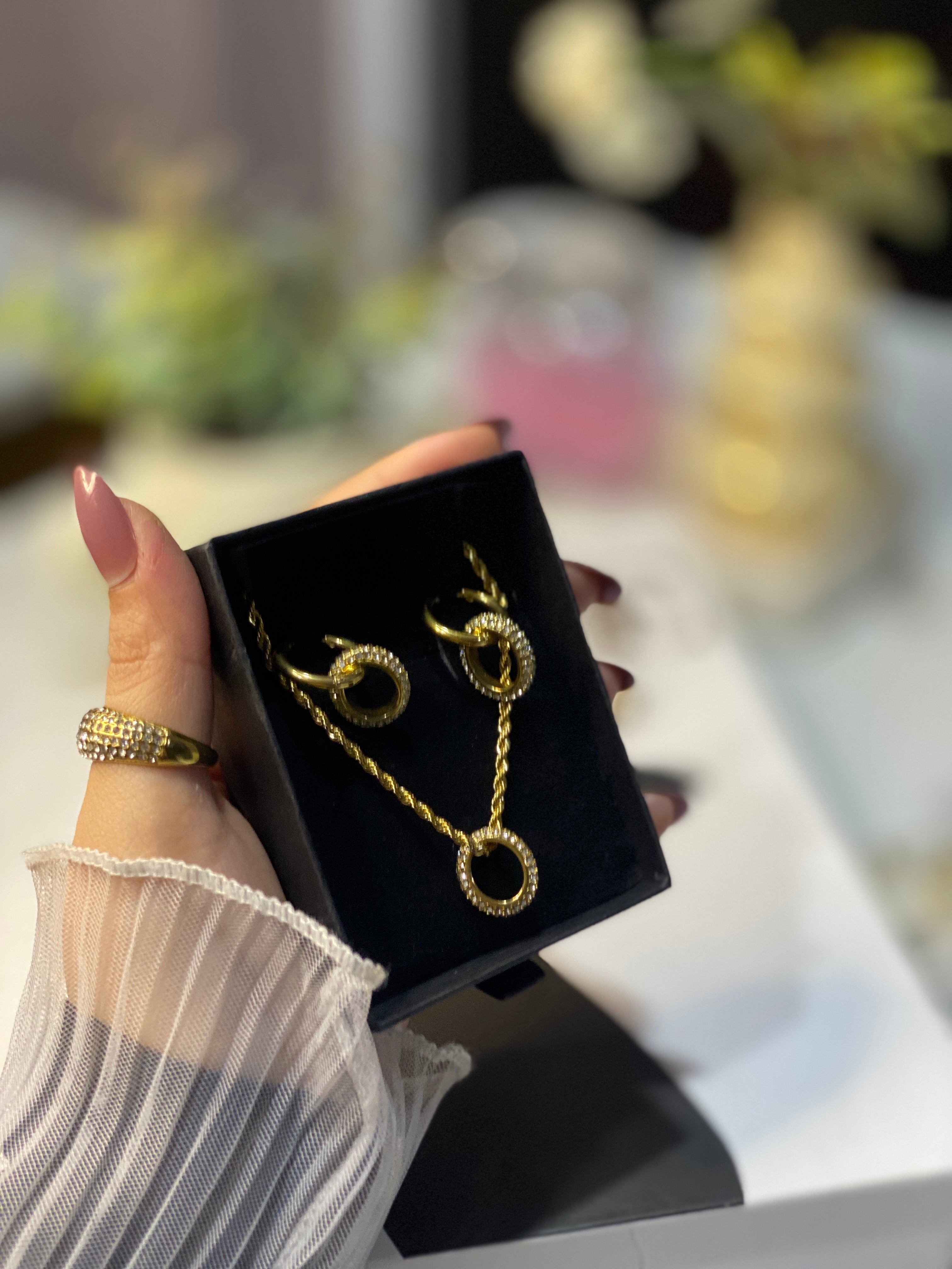 Royal necklace earring set
