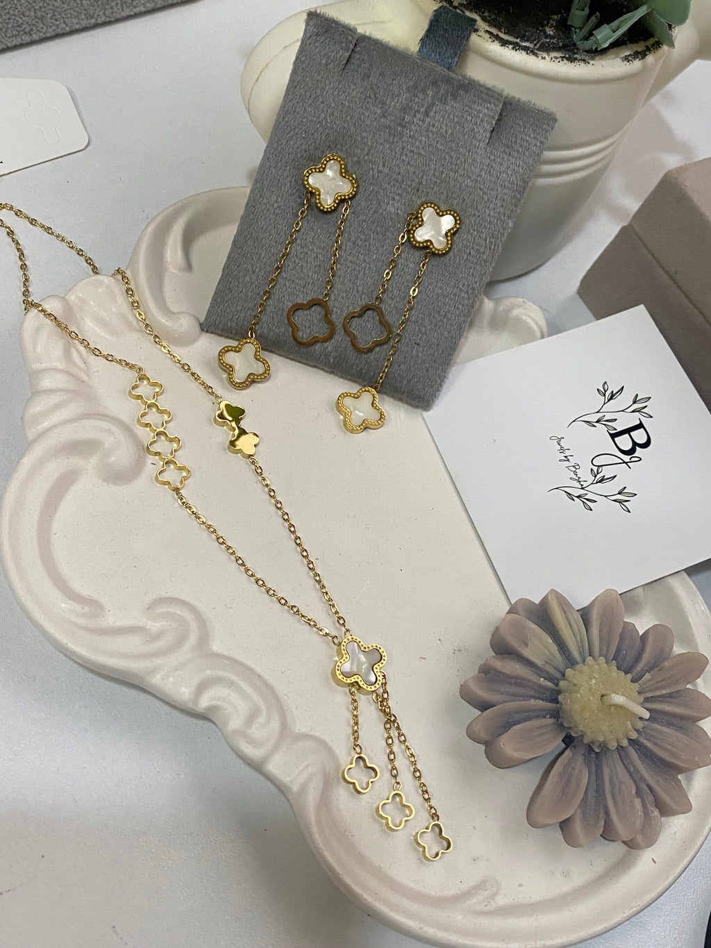 White clover set