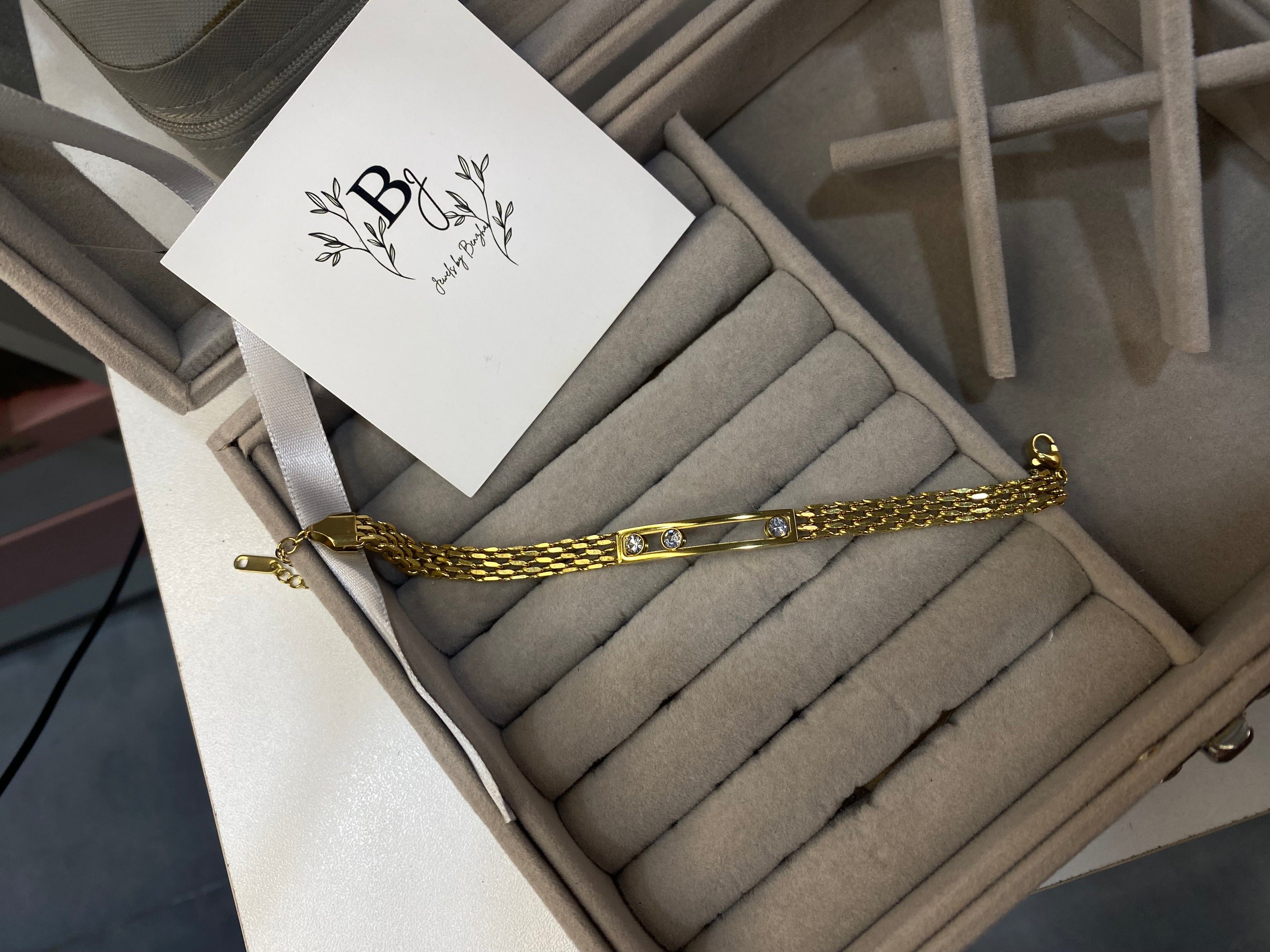 Elegant bracelet