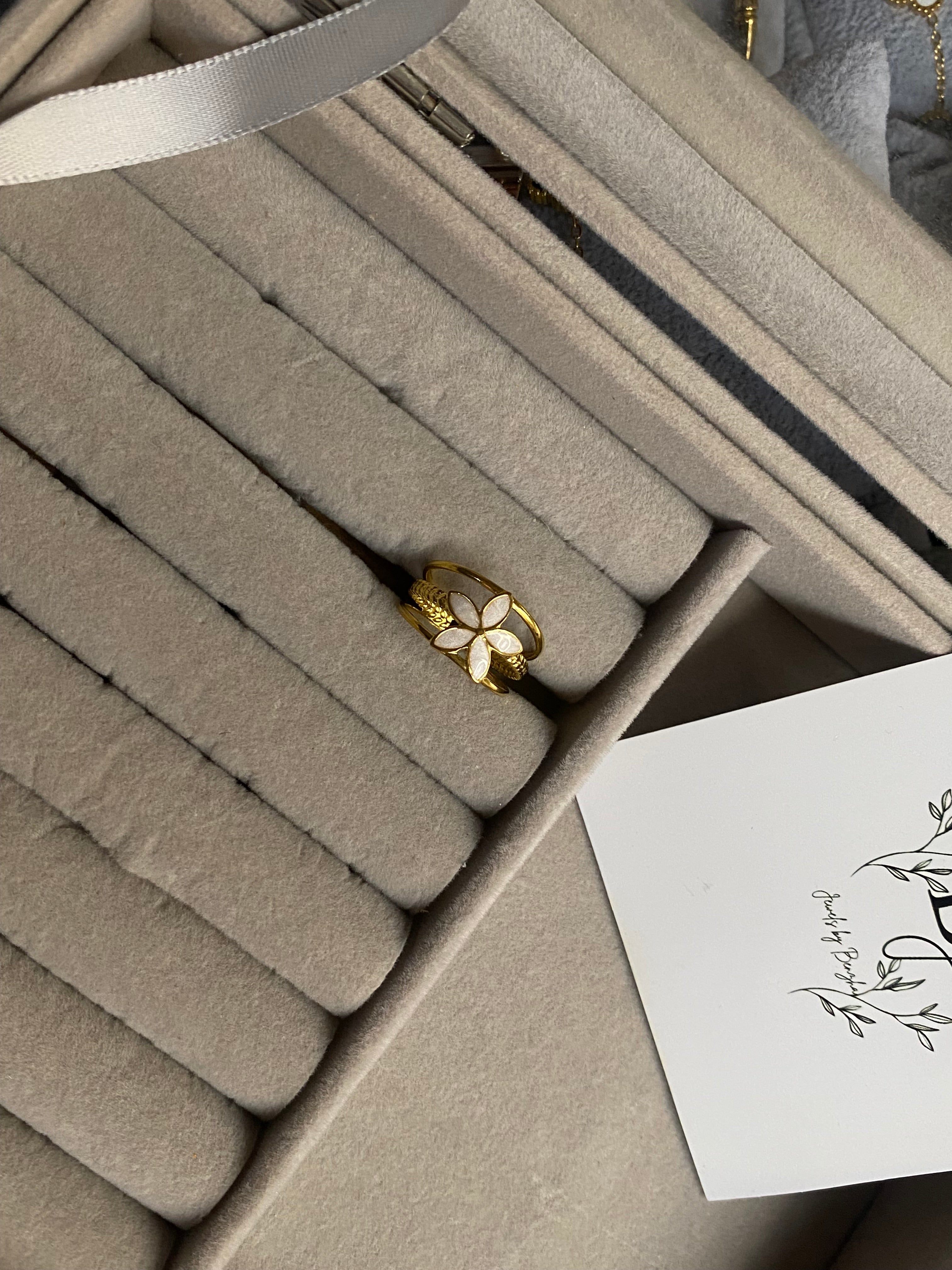 White flower ring