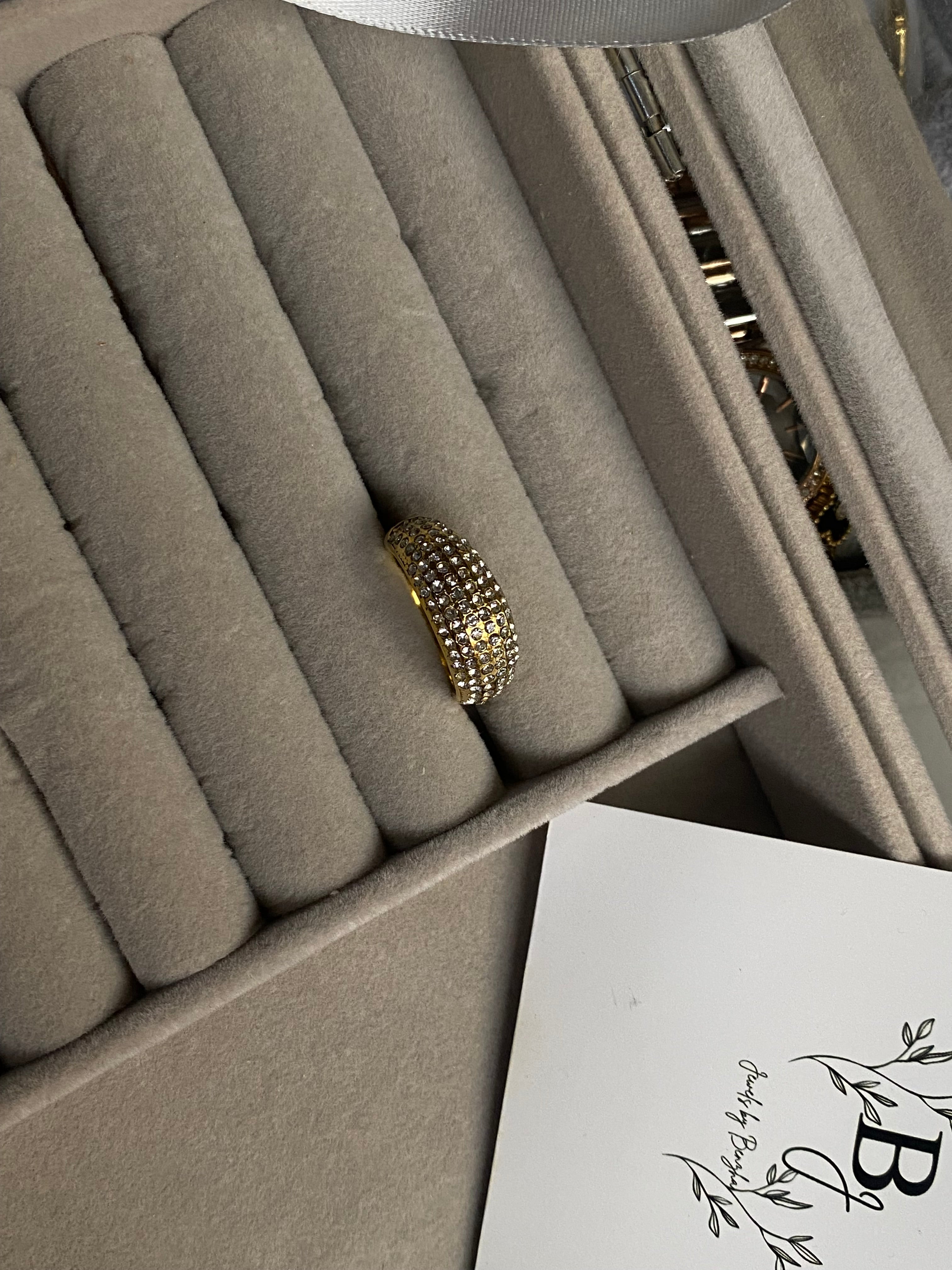 Royal Design ring
