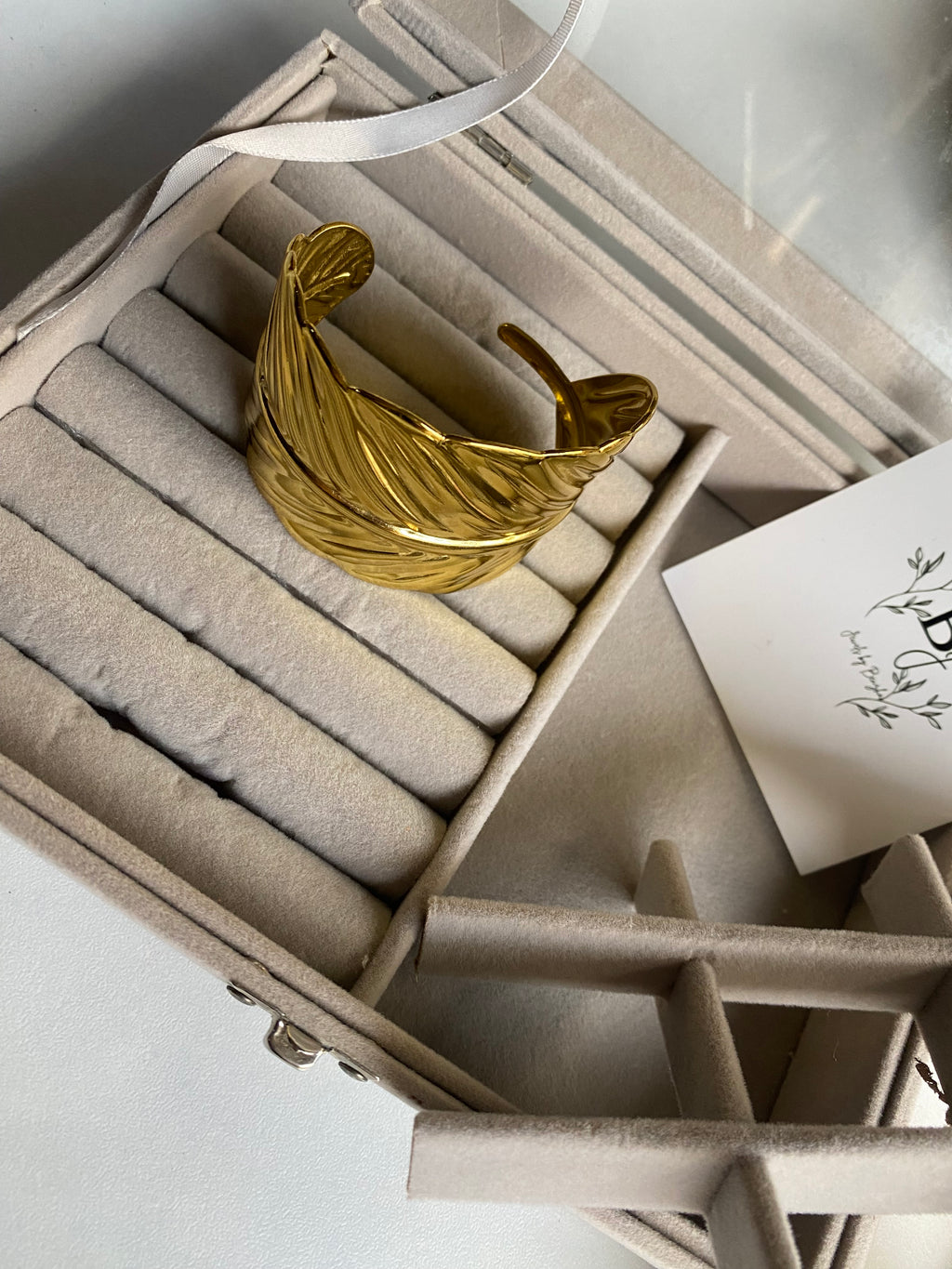 Golden leaf handcuff