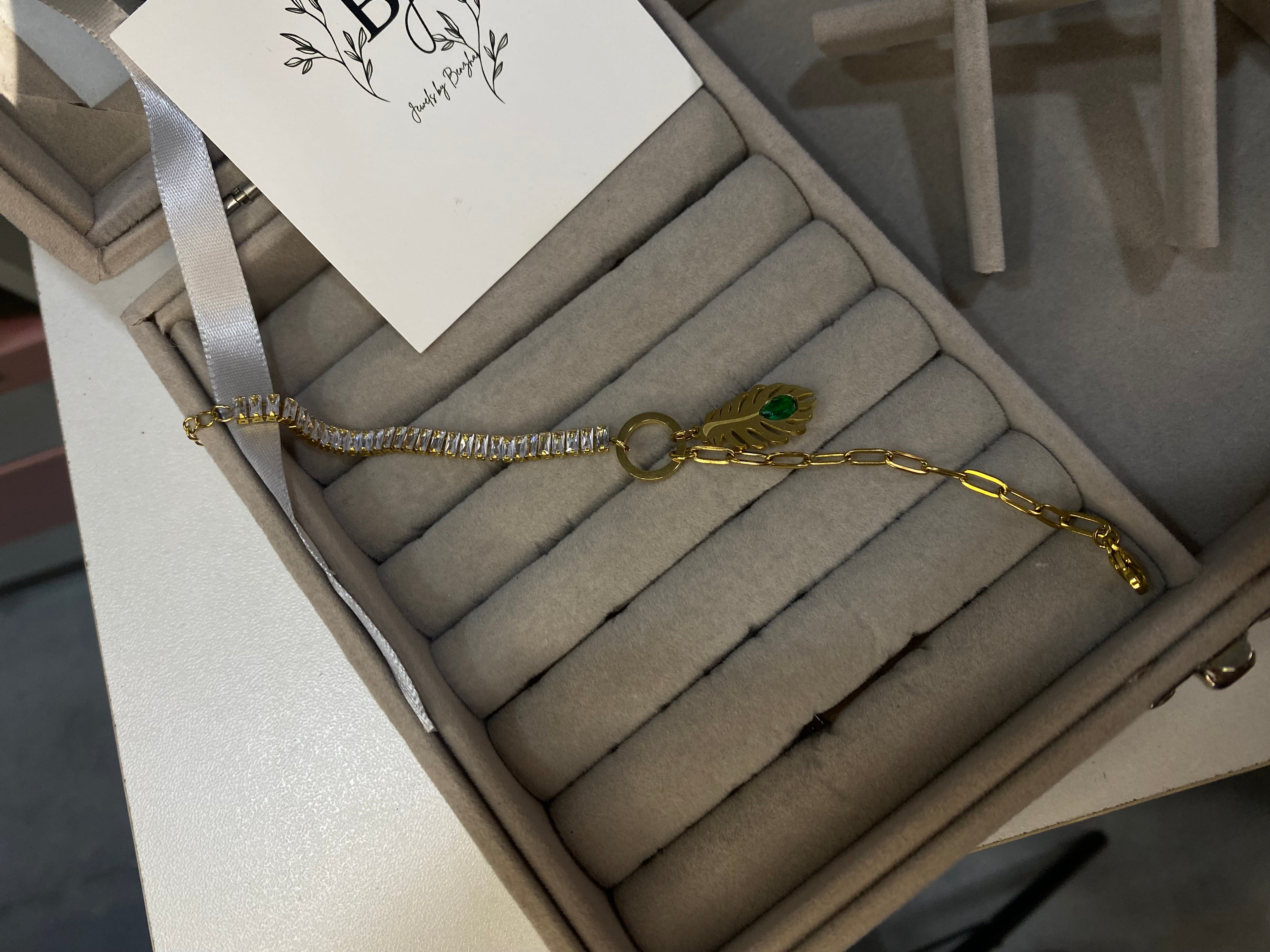Zirconia with green leaf bracelet