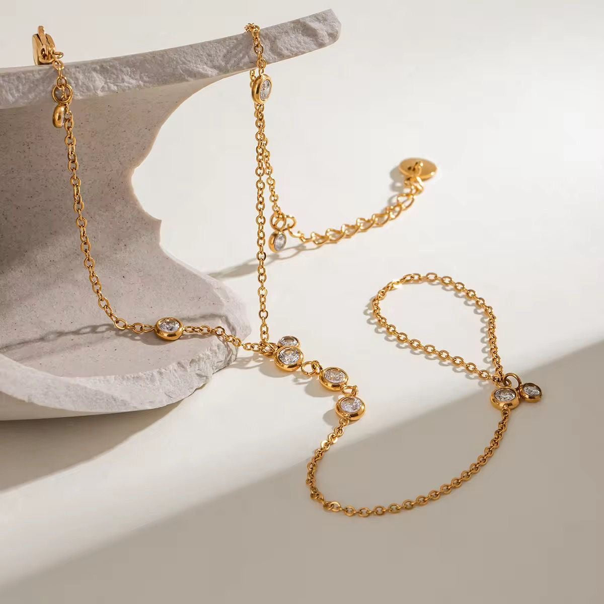 Crystal handchain