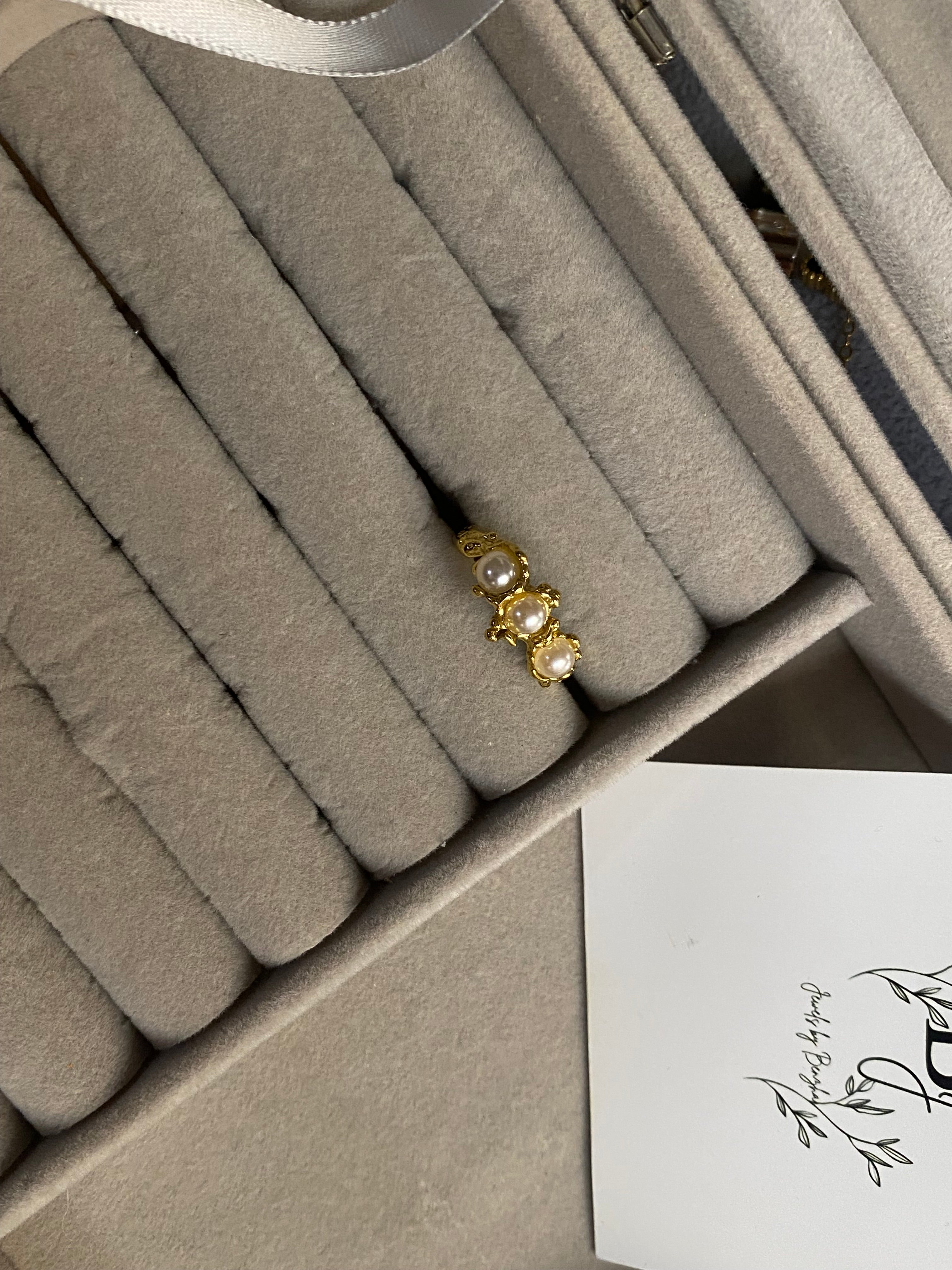 Pearl ring