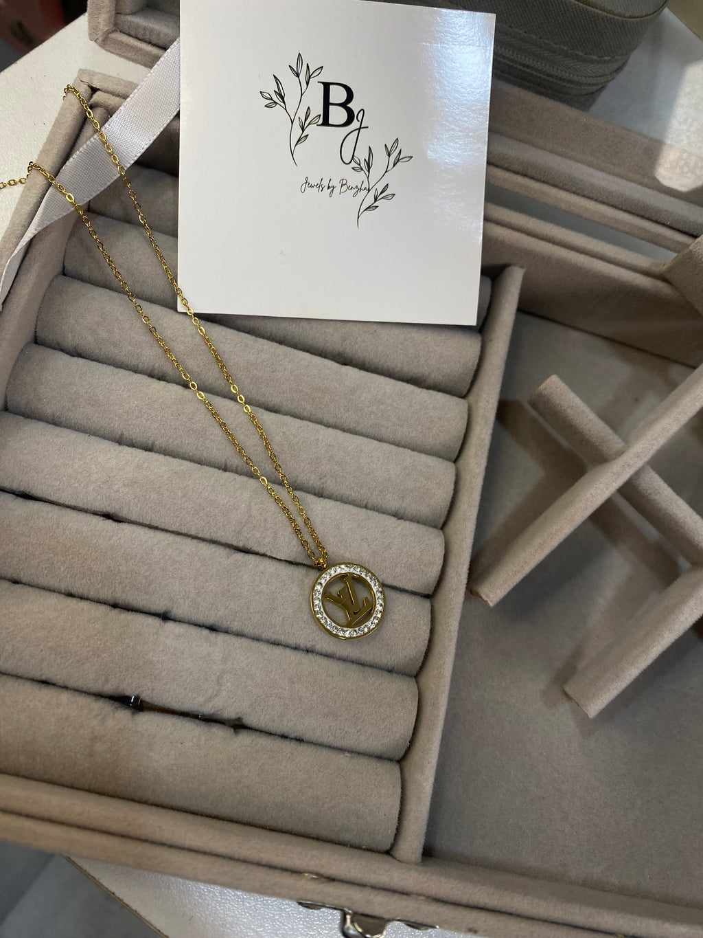 LV locket