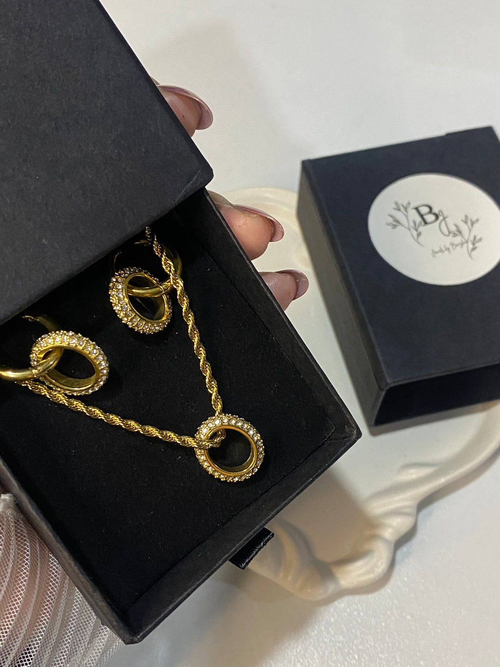 Royal necklace earring set