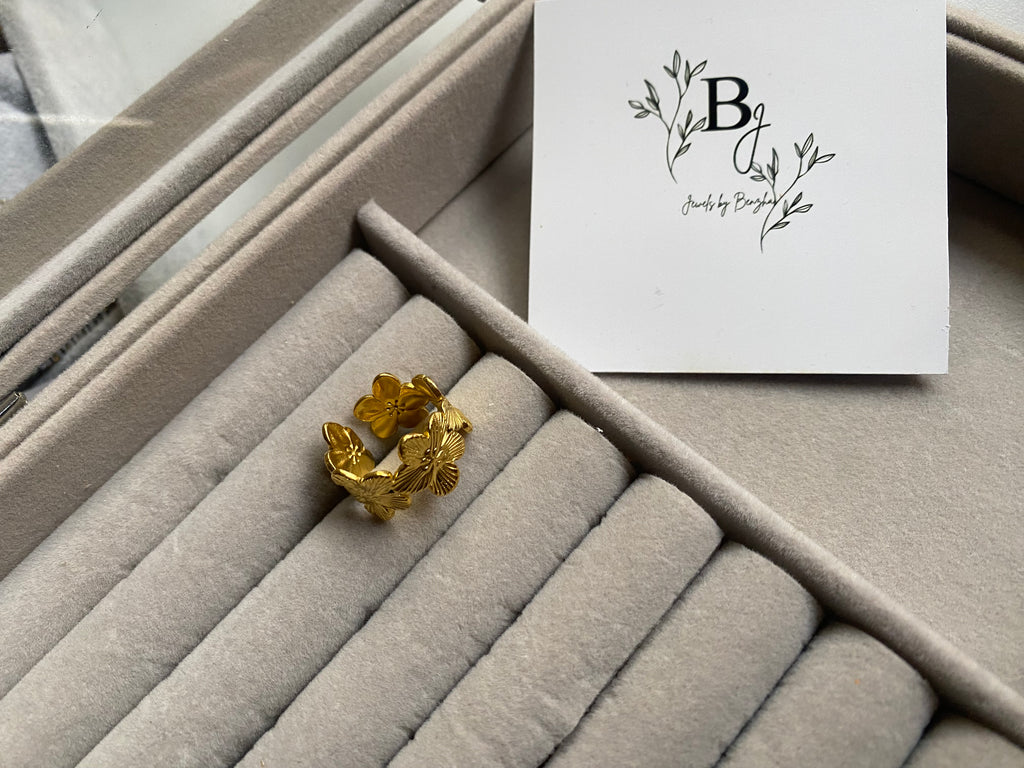 Flower ring