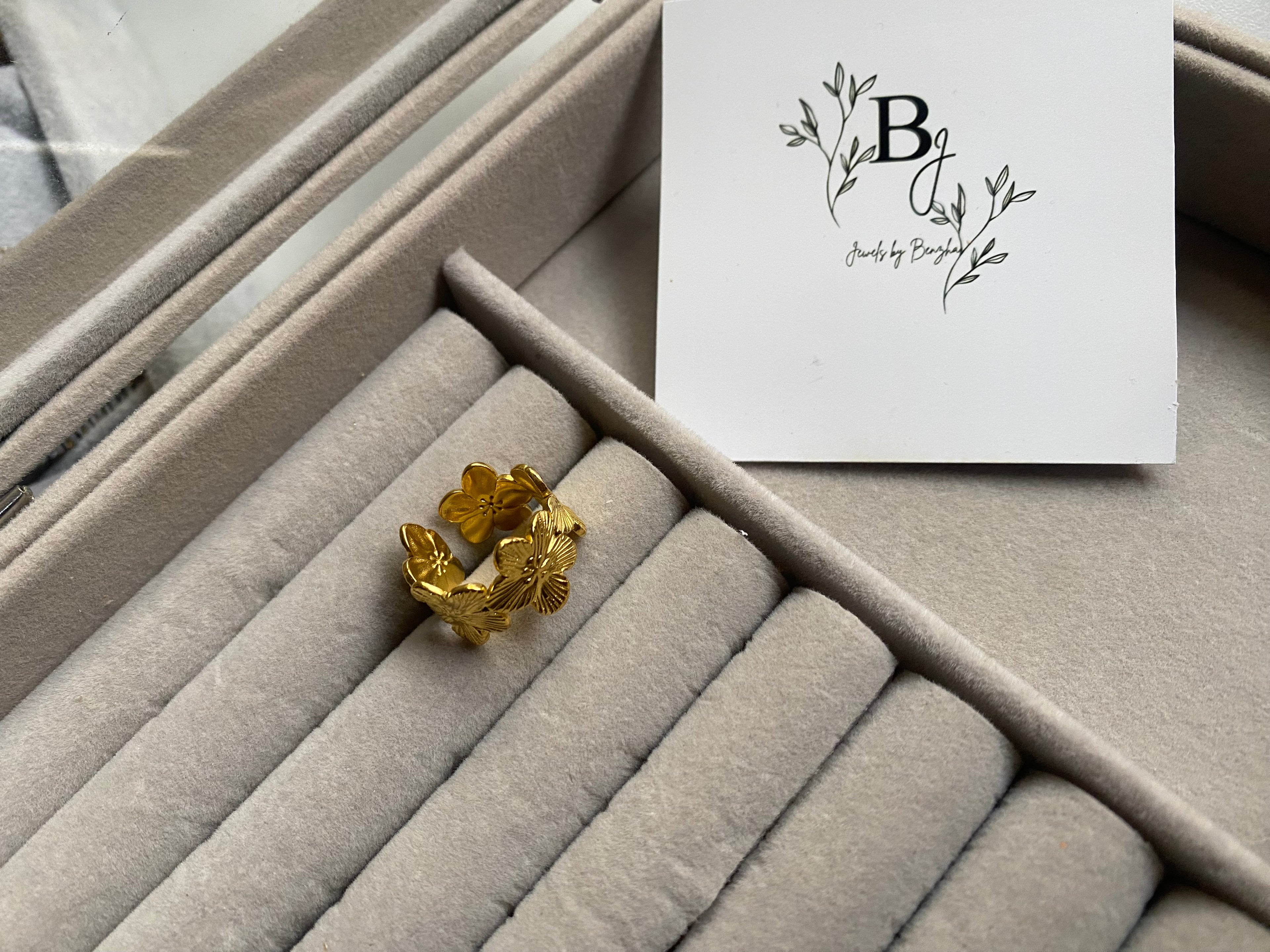 Flower ring