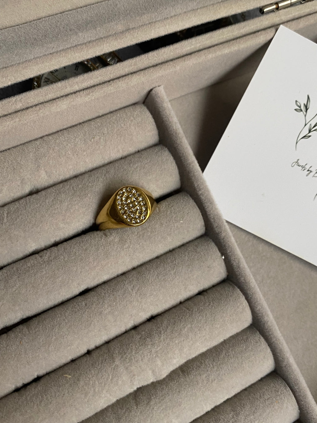 Signature ring