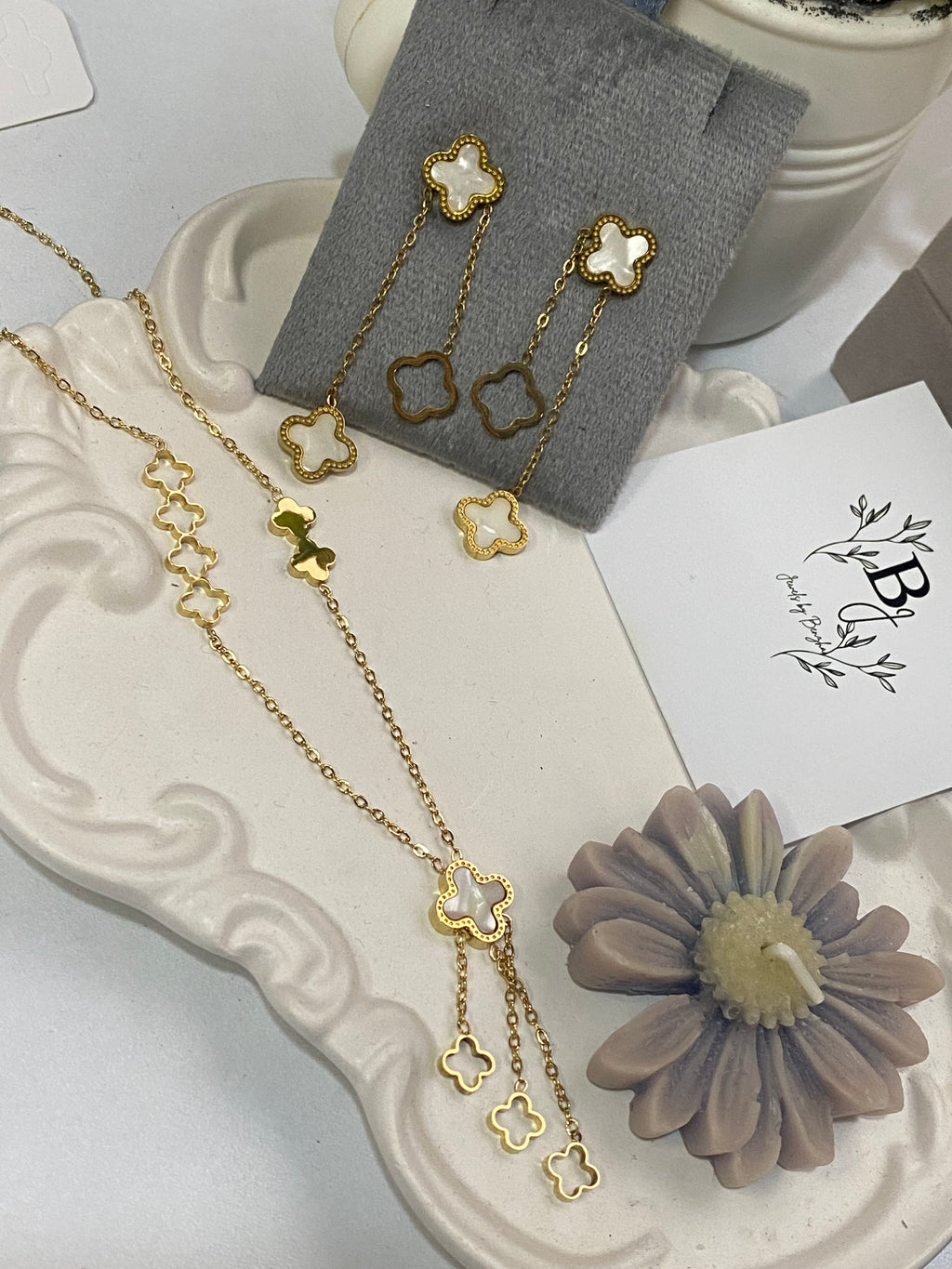 White clover set